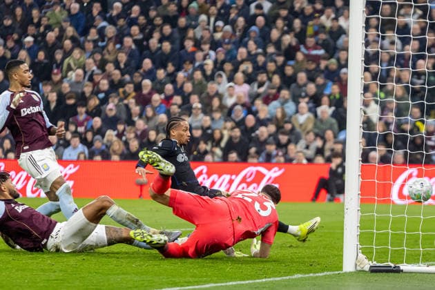 Aston Villa v Chelsea, Premier League GOAL scores 1-1 Chelsea forward Joao Pedro (20) scores during the Premier League match between Aston Villa and Chelsea at Villa Park, Birmingham, UK on 4 March 2026. Birmingham Villa Park West Midlands UK Editorial use only DataCo restrictions apply See www.football-dataco.com , Copyright: xManjitxNarotrax PSI-23838-0019