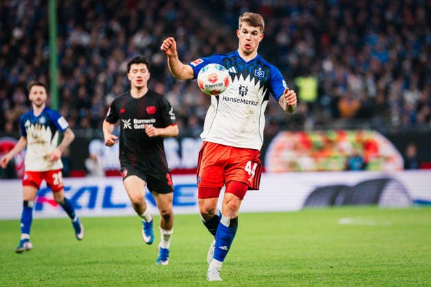 1. Bundesliga: Hamburger SV vs. Bayer 04 Leverkusen, 04.03.2026 Luka Vuskovic (Hamburger SV, 44) am Ball; Fußball, 1. Bundesliga, 17. Spieltag: Hamburger SV vs. Bayer 04 Leverkusen am 04.03.2026 im Volksparkstadion, Hamburg DFL REGULATIONS PROHIBIT ANY USE OF PHOTOGRAPHS AS IMAGE SEQUENCES AND OR QUASI-VIDEO. *** 1 Bundesliga Hamburger SV vs Bayer 04 Leverkusen, 04 03 2026 Luka Vuskovic Hamburger SV, 44 on the ball Football, 1 Bundesliga, Matchday 17 Hamburger SV vs Bayer 04 Leverkusen on 04 03 2026 at Volksparkstadion, Hamburg DFL REGULATIONS PROHIBIT ANY USE OF PHOTOGRAPHS AS IMAGE SEQUENCES AND OR QUASI VIDEO Copyright: xBEAUTIFULxSPORTS Tonhäuserx