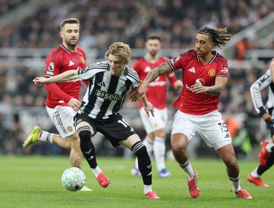 Newcastle Upon Tyne, England, 4th March 2026. Anthony Gordon of Newcastle United and Leny Yoro of Manchester United, ManU during the Newcastle United vs Manchester United Premier League match at St. James Park, Newcastle Upon Tyne. Picture credit should read: Nigel Roddis Sportimage EDITORIAL USE ONLY. No use with unauthorised audio, video, data, fixture lists, club league logos or live services. Online in-match use limited to 120 images, no video emulation. No use in betting, games or single club league player publications. SPI_024_NR_NEWC_MANC SPI-4578-0024