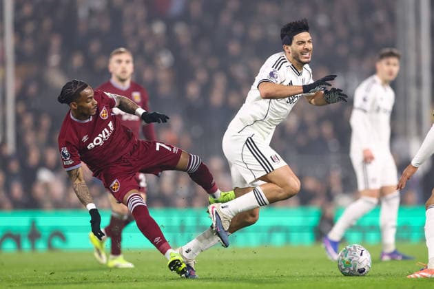 Fulham v West Ham United 04 March 2026, London - Premier League Football - Fulham v West Ham United - Crysencio Summerville of West Ham United and Raul Jimenez of Fulham - Photo: Jacques Feeney Offside. London UK Copyright: xJacquesxFeeneyx xOffsidexOffside