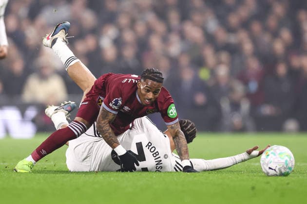 Fulham v West Ham United 04 March 2026, London - Premier League Football - Fulham v West Ham United - Crysencio Summerville of West Ham United climbs over Antonee Robinson of Fulham - Photo: Jacques Feeney Offside. London UK Copyright: xJacquesxFeeneyx xOffsidexOffside