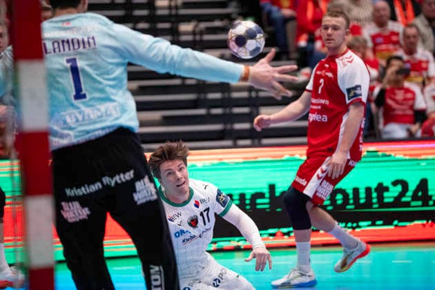 DENMARK CL Men s Handball: Aalborg Handball - Füchse Berlin Füchse Berlin s Nils Lichtlein in action with Aalborg s goalkeeper Niklas Landin and Thomas Arnoldsen during the Champions League men s handball match between Aalborg Handball and Füchse Berlin at Gigantium in Aalborg on Wednesday, March 4, 2026. (Photo: Bo Amstrup Ritzau Scanpix) , Aalborg Denmark Mors Copyright: BoxAmrstrupx xRitzauxScanpix BoxAmstrupx spdk20260304-210933-L