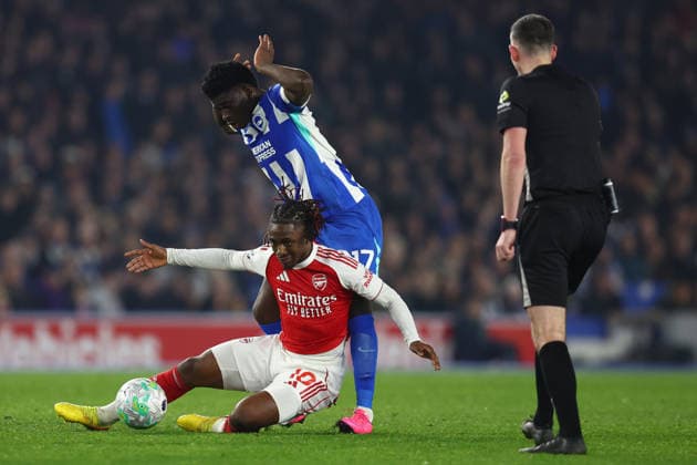 Brighton and Hove, England, 4th March 2026. Eberechi Eze of Arsenal is fouled by Carlos Baleba of Brighton and Hove Albion during the Brighton and Hove Albion vs Arsenal Premier League match at the AMEX Stadium, Brighton and Hove. Picture credit should read: Paul Terry Sportimage EDITORIAL USE ONLY. No use with unauthorised audio, video, data, fixture lists, club league logos or live services. Online in-match use limited to 120 images, no video emulation. No use in betting, games or single club league player publications. SPI_025_PT_Brighton_Arsenal SPI-4579-0025
