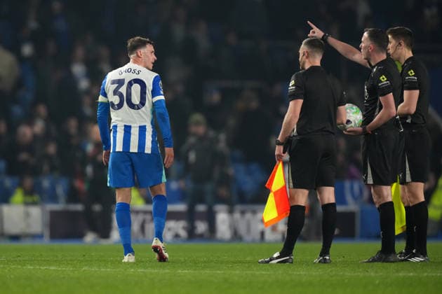 Brighton and Hove Albion v Arsenal, Premier League, Football, Amex Stadium, Brighton, UK - 04 Mar 2026 Pascal Gross of Brighton directed to the changing room by Referee Chris Kavanagh after the halftime whistle. Brighton Amex Stadium Brighton UK, UK NEWSPAPERS OUT Copyright: xSeanxRyanx