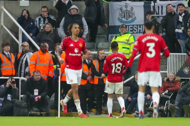 Newcastle United v Manchester United, ManU Premier League Casemiro Of Manchester United scores a GOAL 1-1 and celebrates during the Newcastle United v Manchester United Premier League match at St. James Park, Newcastle Upon Tyne, England on 4 March 2026 Credit: Lee Keuneke Every Second Media Editorial use only. All images are copyright Every Second Media Limited. No images may be reproduced without prior permission. All rights reserved. Premier League and Football League images are subject to licensing agreements with Football DataCo Limited. see https: www.football-dataco.com Copyright: xIMAGO EveryxSecondxMediax ESM-1838-0038 LeexKeunekex xEveryxSecondxMediax