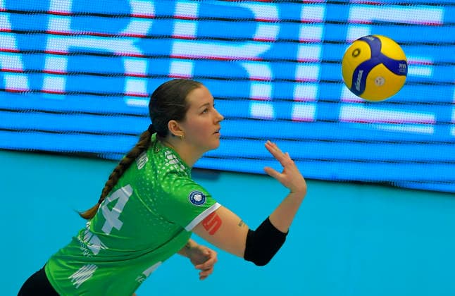 04.03.2026, Münsters Brianna Ford beim Aufschlag, Volleyball, Bundesliga, Dresdner SC - USC Münster, (c) Dresden
