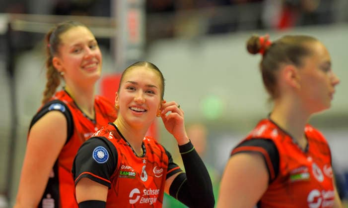04.03.2026, Dresdens Mette Pfeffer, Dresdens Emma Grome und Dresdens Lorena Lorber Fijok, Volleyball, Bundesliga, Dresdner SC - USC Münster, (c) Dresden