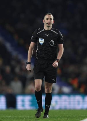 Premier League - Brighton & Hove Albion FC v Arsenal FC BRIGHTON, ENGLAND, MARCH 4: Referee, Chris Kavanagh during the match between Brighton & Hove Albion FC and Arsenal FC in the Premier League at the AMEX Community Stadium in Brighton, England, on March 4. (Photo by Daniel Weir) Brighton AMEX Community Stadium England Copyright: xDanielxWeir CrystalxPixx Sportspressphoto_SPR101896