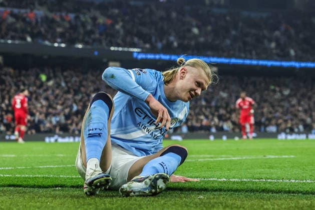 Manchester City v Nottingham Forest - Premier League Erling Haaland of Manchester City is brought down inside the Forest box by Nottingham Forest goalkeeper Matz Sels during the Premier League match between Manchester City and Nottingham Forest at Etihad Stadium in Manchester, United Kingdom, on March 4, 2026. Manchester Greater Manchester United, ManU Kingdom  Copyright: xNewsxImagesx originalFilename:cosgrove-premierl260304_np9Xv.jpg