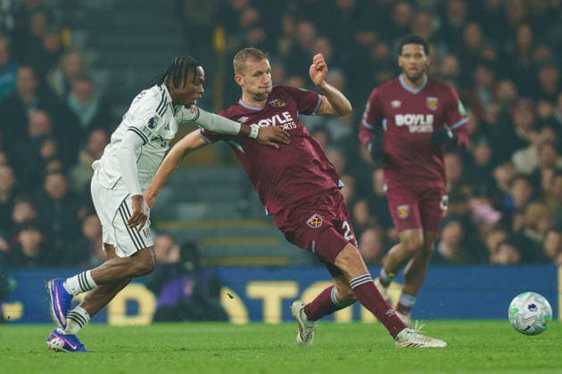 Fulham v West Ham United, Premier League TomaÅ¡ SouÄek of West Ham United under pressure from Samuel Chukwueze of Fulham during the Fulham v West Ham United Premier League match at Craven Cottage, London, England on 3 March 2026 Credit: Dylan Hepworth Every Second Media Editorial use only. All images are copyright Every Second Media Limited. No images may be reproduced without prior permission. All rights reserved. Premier League and Football League images are subject to licensing agreements with Football DataCo Limited. see https: www.football-dataco.com Copyright: xIMAGO EveryxSecondxMediax ESM-1839-0123 DylanxHepworthx xEveryxSecondxMediax