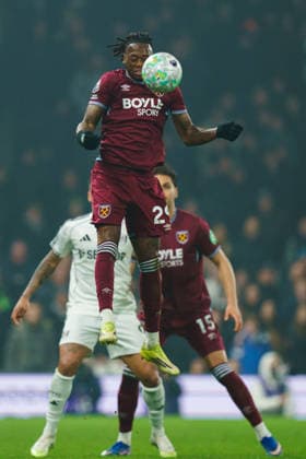Fulham v West Ham United, Premier League Aaron Wan-Bissaka of West Ham United during the Fulham v West Ham United Premier League match at Craven Cottage, London, England on 3 March 2026 Credit: Dylan Hepworth Every Second Media Editorial use only. All images are copyright Every Second Media Limited. No images may be reproduced without prior permission. All rights reserved. Premier League and Football League images are subject to licensing agreements with Football DataCo Limited. see https: www.football-dataco.com Copyright: xIMAGO EveryxSecondxMediax ESM-1839-0137 DylanxHepworthx xEveryxSecondxMediax