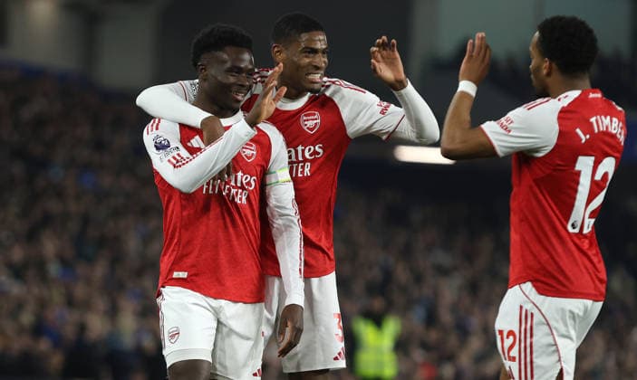 Premier League - Brighton & Hove Albion FC v Arsenal FC BRIGHTON, ENGLAND, MARCH 4: GOAL 1-0, Bukayo Saka of Arsenal goal celebration with Cristhian Mosquera & Jurrien Timber of Arsenal after scoring a goal to put Arsenal 1-0 ahead during the match between Brighton & Hove Albion FC and Arsenal FC in the Premier League at the AMEX Community Stadium in Brighton, England, on March 4. (Photo by Daniel Weir) Brighton AMEX Community Stadium England Copyright: xDanielxWeir CrystalxPixx Sportspressphoto_SPR102151