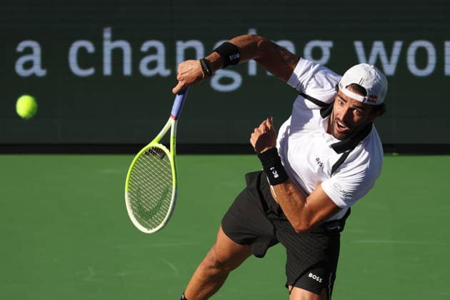 Sport Bilder des Tages #2 INDIAN WELLS, CA - MARCH 04: Matteo Berrettini (ITA) serves during the BNP Paribas Open on March 4, 2026 at Indian Wells Tennis Garden in Indian Wells, CA. (Photo by George Walker Icon Sportswire) TENNIS: MAR 04 BNP Paribas Open EDITORIAL USE ONLY Icon260304071
