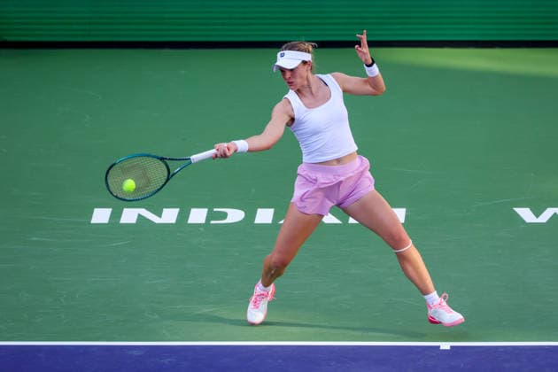 INDIAN WELLS, CA - MARCH 04: Caty McNally (USA) hits a forehand during the BNP Paribas Open on March 4, 2026 at Indian Wells Tennis Garden in Indian Wells, CA. (Photo by George Walker Icon Sportswire) TENNIS: MAR 04 BNP Paribas Open EDITORIAL USE ONLY Icon260304077
