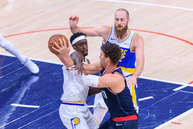 March 4, 2026, Inglewood, California, USA: Brook Lopez 11 of the Los Angeles Clippers is fouled by Pascal Siakam 43 of the Indiana Pacers as he goes for a shot during a 2026 NBA, Basketball Herren, USA regular season game on Wednesday March 4, 2026 at Intuit Dome Arena in Inglewood, California. JAVIER ROJAS PI Clippers Vs. Pacers  - ZUMAp124 20260304_zaa_p124_050 Copyright: xJavierxRojasx