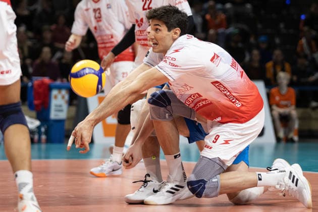 04.03.26, Berlin, Volleyball, CEV Cup Viertelfinale, BR Volleys vs. Volley Piacenza. Ramazan Efe Mandiraci (Volley Piacenza) nimmt den Ball an. CEV Cup Viertelfinale, BR Volleys vs. Volley Piacenza.