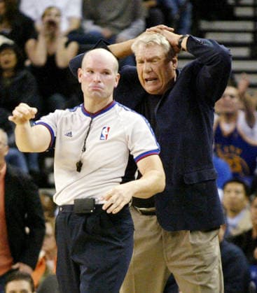 Nov 14, 2006; Oakland, CA, USA; Golden State Warriors head coach Don Nelson, right, can t believe a foul call against his team by official Gary Zielinski during the fourth quarter of their NBA, Basketball Herren, USA basketball game against the Toronto Raptors, Tuesday Nov. 14, 2006 in Oakland, Calif. The Warriors won, 110-99. Mandatory Credit: Photo by D. Ross Cameron Oakland Tribune ZUMA Press. ( ) Copyright 2006 by Oakland Tribune Oakland CA USA Copyright: xD.xRossxCameronx