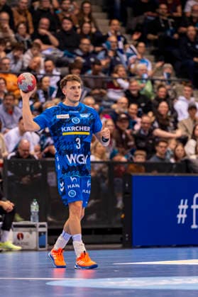 DAIKIN Handball Bundesliga: TVB Stuttgart vs. THW Kiel; 05.03.2026 Stuttgart, GERMANY - 05. März 2026: Max Häfner (TVB Stuttgart, 3) beim Spielaufbau während dem Match zwischen dem TVB Stuttgart und dem THW Kiel am 24. Spieltag der Daikin Handball Bundesliga in der Porsche-Arena. Copyright: xBEAUTIFULxSPORTS Steinx