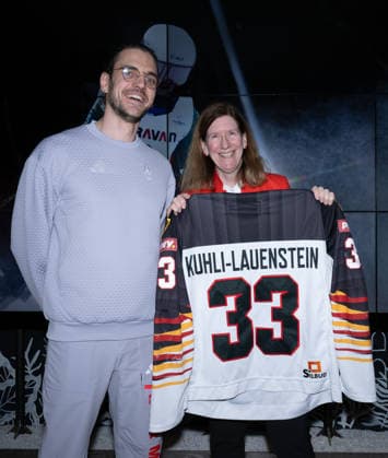 Invitation Consulate General - Millano Cortina 2026 Winter Paralympics: Day -1 Invitation Consulate General - Milano Cortina 2026 Winter Paralympics: Day -1 MILANO, ITALY - MARCH 5: Viale Francesco Restelli, 8 Consul General Ms Susanne Welter invited the Team Germany Paralympics based in Milano. The German Para Ice hockey, Eishockey Team and honorable members to Team Germany Paralympics have taken part. KUHLI-LAUENSTEIN Ingo (No. 33, Athlet, Defender, 20.05.1992, Club Wiehl Penguins) and WELTER, Susanne (Consul General Germany) (Photo by RALF KUCKUCK) Copyright 2026 Ralf Kuckuck