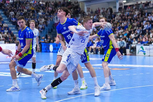 05.03.2026, xydrx, Handball, 1.HBL, VfL Gummersbach - TBV Lemgo Lippe, Schwalbe-Arena: Niels Versteijnen (TBV Lemgo Lippe 25) im Zweikampf gegen Miro Schluroff (VfL Gummersbach 15) Photo: xYannisxDreimannxPressefotoKochx Nordrhein-Westfahlen Deutschland
