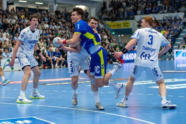 Julian Koester, Rueckraum, (VfL Gummersbach 7), Nicolai Theilinger, Rueckraum (TBV Lemgo Lippe 3), VfL Gummersbach vs. TBV Lemgo Lippe, Daikin Handball Bundesliga, Herren , 24. Spieltag, 05.03.2026 Gummersbach NRW Deutschland