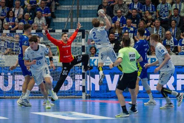 Dominik Kuzmanović, Torwart, (VfL Gummersbach 1), Joel Willecke, Kreislaeufer (TBV Lemgo Lippe 24), Lukas Hutecek, Rueckraum (TBV Lemgo Lippe 2), VfL Gummersbach vs. TBV Lemgo Lippe, Daikin Handball Bundesliga, Herren , 24. Spieltag, 05.03.2026 Gummersbach NRW Deutschland