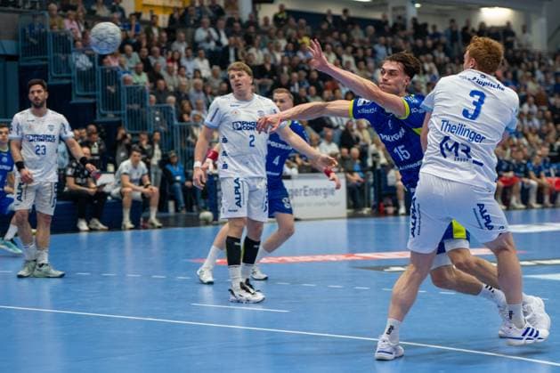 Lukas Hutecek, Rueckraum (TBV Lemgo Lippe 2), Nicolai Theilinger, Rueckraum (TBV Lemgo Lippe 3), Miro Schluroff, Rueckraum, (VfL Gummersbach 15), VfL Gummersbach vs. TBV Lemgo Lippe, Daikin Handball Bundesliga, Herren , 24. Spieltag, 05.03.2026 Gummersbach NRW Deutschland