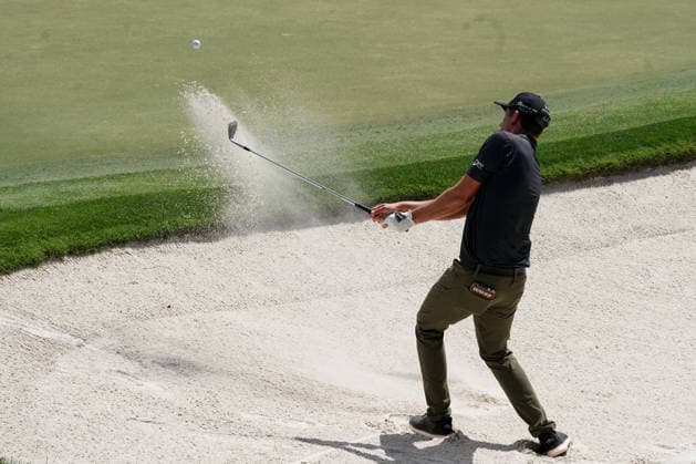 March 5, 2026, Orlando, Florida, USA: Andrew Putnam hits out of greenside bunker on the 18th hole during the first round of the Arnold Palmer Invitational Pro-Am presented by Mastercard at Bay Hill Club & Lodge. Orlando USA - ZUMAw109 20260305_fap_w109_007 Copyright: xDebbyxWongx