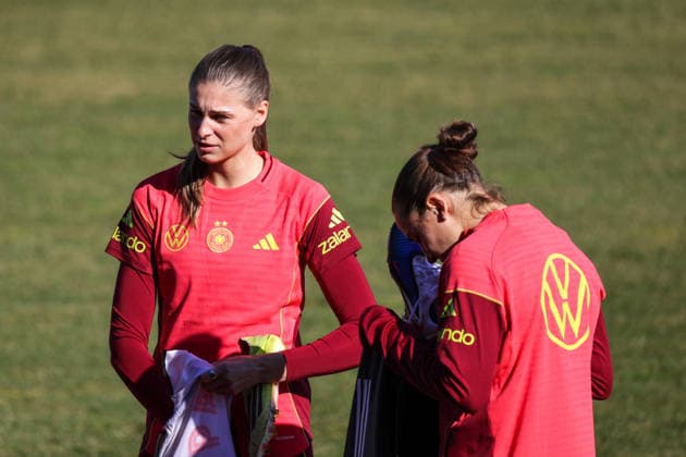 05.03.2026, xgrfx, Fussball Training , Deutsche Frauennationalmannschaft v.l. Jule Brand, Carlotta Wamser (Deutsche Frauennationalmannschaft) (DFL DFB REGULATIONS PROHIBIT ANY USE OF PHOTOGRAPHS as IMAGE SEQUENCES and or QUASI-VIDEO) Dresden