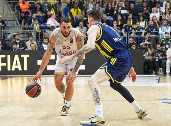 ISTANBUL, TURKEY - MARCH 5: Metecan Birsen of Fenerbahce Beko and Mike James (55) of Monaco in action during the EuroLeague match between Fenerbahce Beko Istanbul and AS Monaco at Ulker Sports Arena on March 5, 2026 in Istanbul, Turkey. Ä±STANBUL tURKEY Copyright: xSeskimphotox Fener-Monaco-050326 (56)