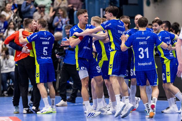 DAIKIN Handball-Bundesliga VfL Gummersbach - TBV Lemgo Lippe; 05.03.2026 Jubel bei den Spielern des VfL Gummersbach nach dem wichtigen Sieg gegen TBV Lemgo Lippe Stepan Zeman (VfL Gummersbach, 66), Miro Schluroff (VfL Gummersbach, 15) DAIKIN Handball-Bundesliga VfL Gummersbach - TBV Lemgo Lippe; Gummersbach, Schwalbe arena am 05.03.2026 Copyright: xBEAUTIFULxSPORTS Wunderlx