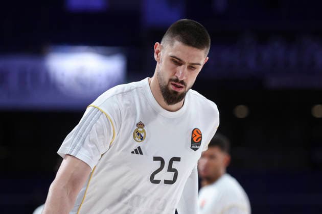 March 5, 2026, Madrid, Madrid, Spain: Alex Len of Real Madrid warms up during the EuroLeague Regular Season Round 30 match between Real Madrid and Virtus Bologna at Movistar Arena on March 05 2026, in Madrid, Spain. Real Madrid V Virtus Bologna - Euroleague 2025 2026  - ZUMAa181 20260305_zaa_a181_037 Copyright: xIrinaxR.xHipolitox