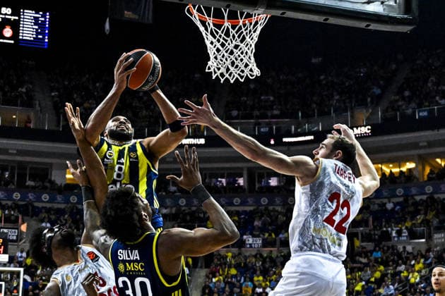 Fenerbahce Beko v AS Monaco Basket - EuroLeague ISTANBUL, TURKIYE - MARCH 5: Talen Horton (8) of Fenerbahce Beko in action against Terry Tarpey (22) of AS Monaco Basket during the EuroLeague week 30 match between Fenerbahce Beko and AS Monaco Basket in Istanbul, Turkiye, on March 5, 2026. Muhammed Enes Yildirim Anadolu Istanbul Turkey. Editorial use only. Please get in touch for any other usage.  Copyright: x2026xAnadoluxMuhammedxEnesxYildirimx