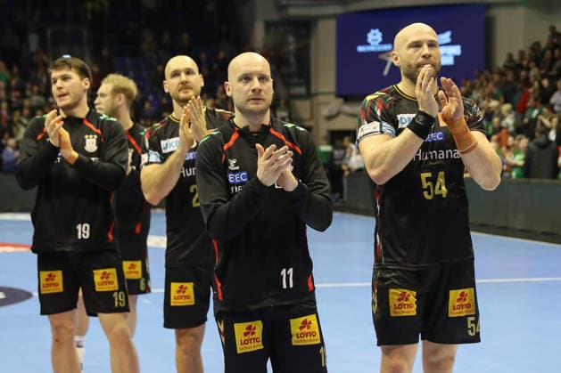 05.03.2026, xgox, Handball - EHF Champions League SC Magdeburg - FC Barcelona, Barca v.l. Magdeburg enttaeuscht, schaut enttaeuscht, niedergeschlagen, disappointed Magdeburg