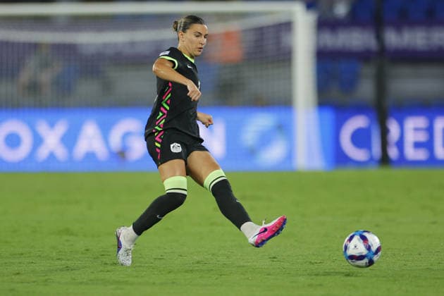 GOLD COAST, AUSTRALIA - MARCH 05 Steph Catley (7 Australia) passes the ball during the Womens Asian Cup match between Islamic Republic of Iran and Australia at the Gold Coast Stadium on March 05 2026 in Gold Coast, Australia Copyright: xMatthewxStarlingx xSPPx Sportspressphoto_SPR102859