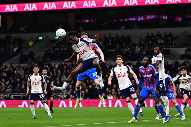 Tottenham Hotspur v Crystal Palace, Premier League Tottenham Hotspur midfielder Yves Bissouma (8) heads the ball during the Premier League match between Tottenham Hotspur and Crystal Palace at Tottenham Hotspur Stadium, London, UK on 5 March 2026. London Tottenham Hotspur Stadium London UK Editorial use only DataCo restrictions apply See www.football-dataco.com , Copyright: xPaulxBockingx PSI-23839-0078
