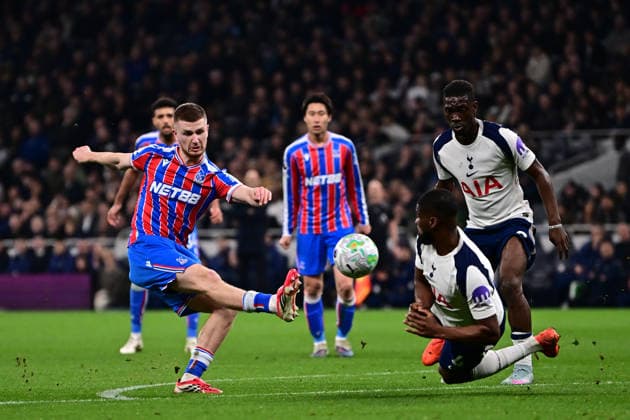 Tottenham Hotspur v Crystal Palace, Premier League Crystal Palace midfielder Adam Wharton (20) shoots towards the goal during the Premier League match between Tottenham Hotspur and Crystal Palace at Tottenham Hotspur Stadium, London, UK on 5 March 2026. London Tottenham Hotspur Stadium London UK Editorial use only DataCo restrictions apply See www.football-dataco.com , Copyright: xPaulxBockingx PSI-23839-0091