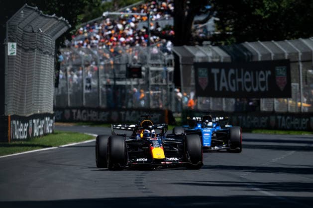 Max Verstappen (Oracle Red Bull Racing, Niederlande, 03) im RB22, dahinter Alexander Albon (Atlassian Williams F1 Team, Thailand, 23), AUS, Formel 1 Weltmeisterschaft, Australian Grand Prix, Albert Park Circuit, Melbourne, Freies Training, Saison 2026, 06.03.2026 AUS, Formel 1 Weltmeisterschaft, Australian Grand Prix, Albert Park Circuit, Melbourne, Freies Training, Saison 2026, 06.03.2026 Melbourne Copyright: xEibner-Pressefoto Memmlerx EP_MMR