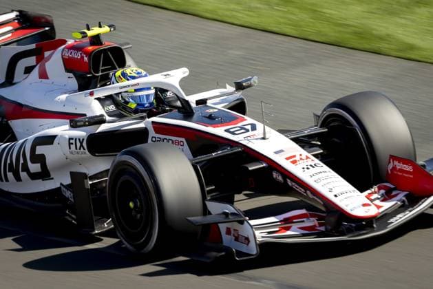 MELBOURNE - Oliver Bearman (Haas F1 Team) in action during the second free practice session at the Albert Park Circuit in the lead-up to the Australian Grand Prix. SANDER KONING ANP xVIxANPxSportx xxANPxIVx 552557366 originalFilename: 552557366.jpg