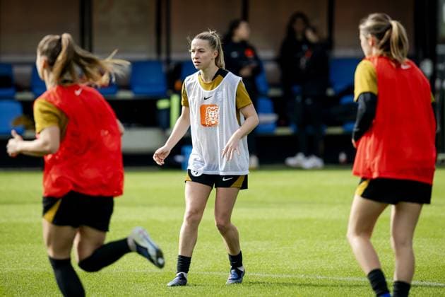 ZEIST - Jackie Groenen during a training session prior to the Dutch women s World Cup qualifier against Ireland. ROBIN VAN LONKHUIJSEN ANP xVIxANPxSportx xxANPxIVx 552573228 originalFilename: 552573228.jpg