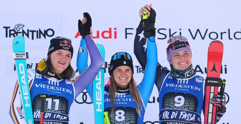 ALPINE SKIING - FIS WC Val di Fassa VAL DI FASSA,ITALY,06.MAR.26 - ALPINE SKIING - FIS World Cup, downhill, ladies. Image shows the rejoicing of Emma Aicher (GER), Laura Pirovano (ITA) and Breezy Johnson (USA).  GEPAxpictures xThomasxBachun