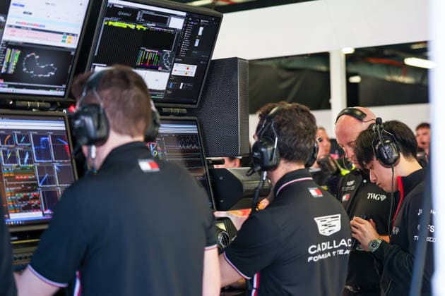MELBOURNE, AUSTRALIA - MARCH 6: Cadillac team analysig data on screen during practice ahead of the F1 Grand Prix of Australia at Albert Park Circuit on March 6, 2026 in Melbourne, Australia.(Photo by Qian Jun Paddocker-SPP) Copyright: xQianxJunx xPaddocker-SPPx Sportspressphoto_SPR103260