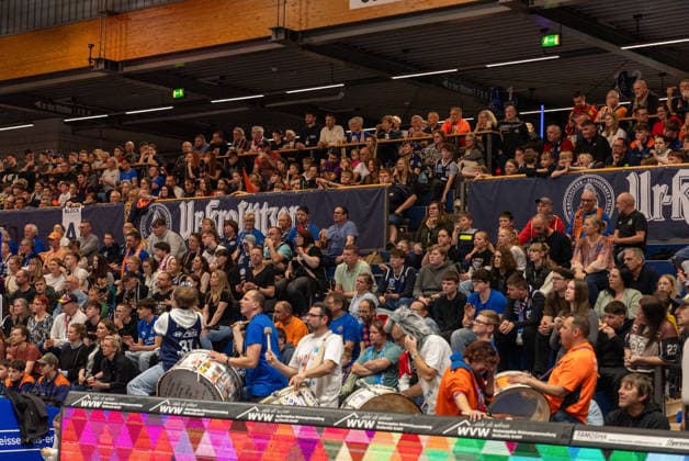 Weissenfelser Fanblock der Syntainics MBC Syntainics MBC vs. Skyliners Frankfurt, Basketball, 1. Basketball Bundesliga, 22. Spieltag, Saison 2025 2026, 06.03.2026 Syntainics MBC vs. Skyliners Frankfurt, Basketball, 1. Basketball Bundesliga, 22. Spieltag, Saison 2025 2026, 06.03.2026 Weissenfels Copyright: xEibner-Pressefoto PiaxSchindlerx EP_PSR