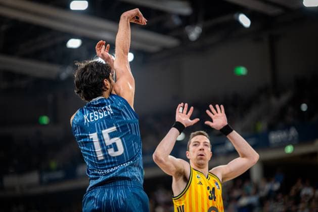 Spielaktion mit Martin Hermannsson (15; Alba Berlin) und Anton Nufer (20; Alba Berlin) gegen 34; MLP Academics Heidelberg im Vordergrund easyCredit BBL: MLP Academics Heidelberg – Alba Berlin - 06.03.2026