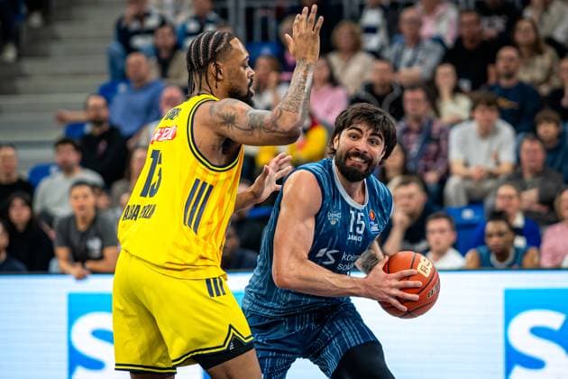 Szene mit Marcel Keßen (15; MLP Academics Heidelberg) und Jwan Roberts (13; Alba Berlin) in Aktion easyCredit BBL: MLP Academics Heidelberg – Alba Berlin - 06.03.2026