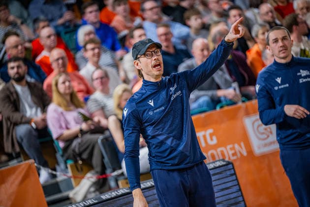 1. Basketball Bundesliga, easyCredit BBL, Saison 2025 2026, Herren, Hauptrunde, 22. Spieltag, 06.03.2026, RASTA Vechta - Science City Jena Björn Harmsen (Head Coach - Science City Jena) während der Partie Vechta RASTA Dome Niedersachsen Deutschland