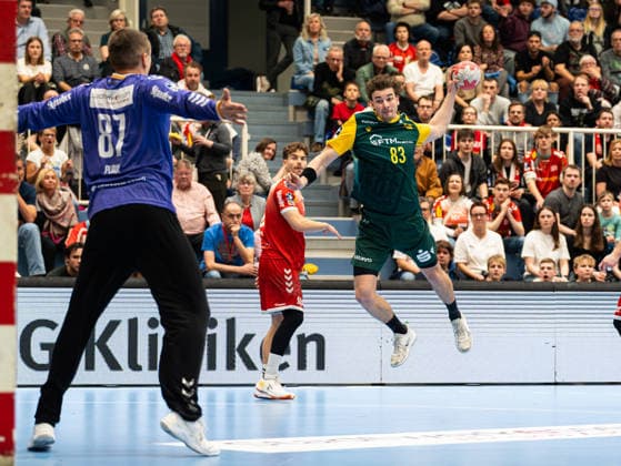 Pierre Busch (VfL Eintracht Hagen, 83) beim Torwurf gegen Dominik Plaue (TuSEM Essen, 87) TuSEM Essen vs. VfL Eintracht Hagen, Handball, 2. Bundesliga, 23. Spieltag, Saison 2025 2026, 06.03.2026 TuSEM Essen vs. VfL Eintracht Hagen, Handball, 2. Bundesliga, 23. Spieltag, Saison 2025 2026, 06.03.2026 Essen Copyright: xEibner-Pressefoto DamianxKruczynx EP_DKI