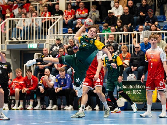 Linus Kutz (VfL Eintracht Hagen, 34) beim Torwurf TuSEM Essen vs. VfL Eintracht Hagen, Handball, 2. Bundesliga, 23. Spieltag, Saison 2025 2026, 06.03.2026 TuSEM Essen vs. VfL Eintracht Hagen, Handball, 2. Bundesliga, 23. Spieltag, Saison 2025 2026, 06.03.2026 Essen Copyright: xEibner-Pressefoto DamianxKruczynx EP_DKI