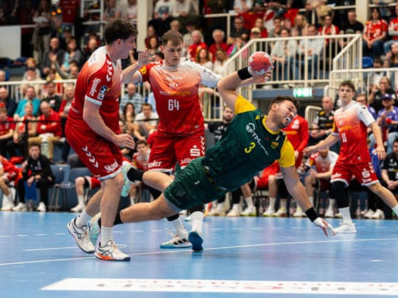 Tim Dueren (VfL Eintracht Hagen, 03) beim Torwurf TuSEM Essen vs. VfL Eintracht Hagen, Handball, 2. Bundesliga, 23. Spieltag, Saison 2025 2026, 06.03.2026 TuSEM Essen vs. VfL Eintracht Hagen, Handball, 2. Bundesliga, 23. Spieltag, Saison 2025 2026, 06.03.2026 Essen Copyright: xEibner-Pressefoto DamianxKruczynx EP_DKI