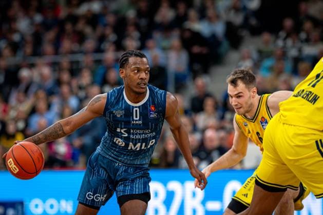 Spielaktion mit DJ Horne (0; MLP Academics Heidelberg) und Malte Delow (6; Alba Berlin) easyCredit BBL: MLP Academics Heidelberg – Alba Berlin - 06.03.2026